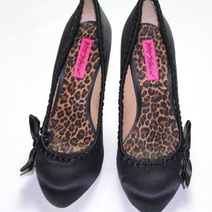 Betsey Johnson all black heels size 8 women’s